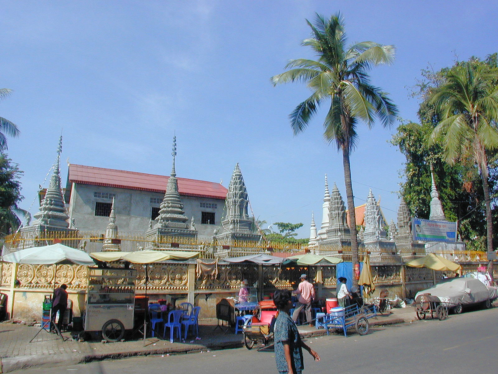 Buddhist shrines and street vendors